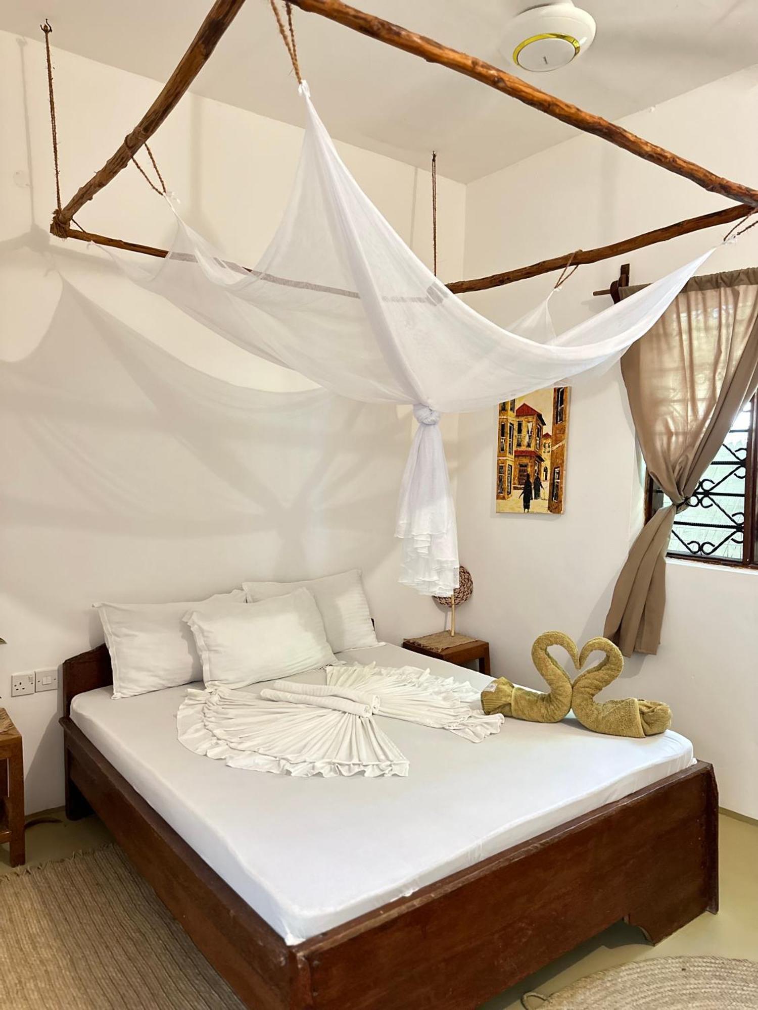 Mlango Paje House II Bed & Breakfast Exterior photo