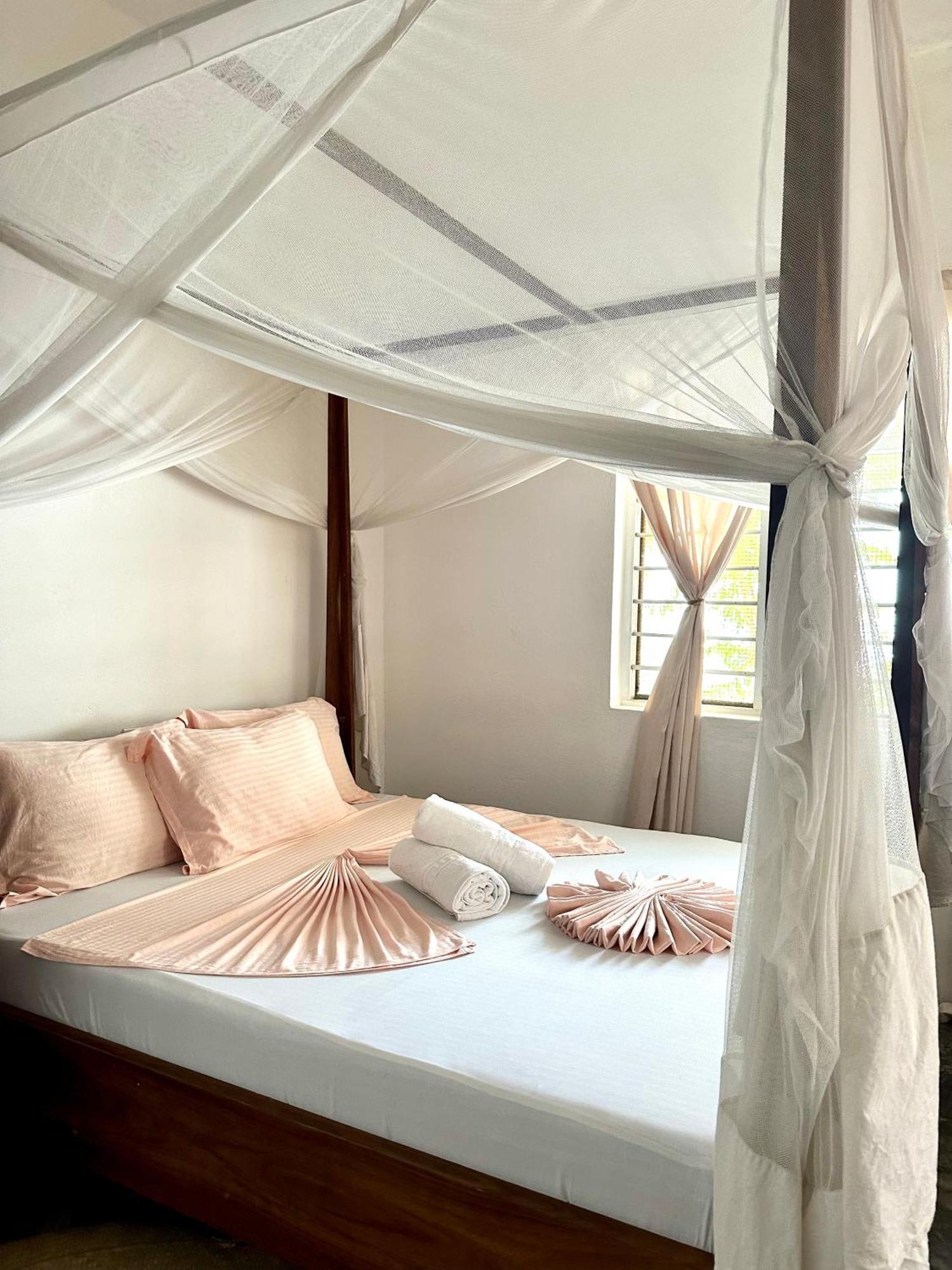 Mlango Paje House II Bed & Breakfast Exterior photo